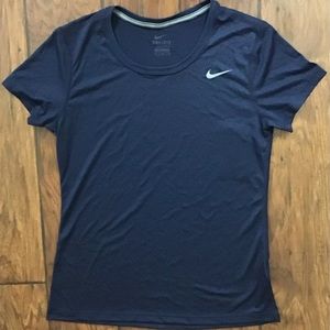 Nike workout shirt women’s size medium new with tags